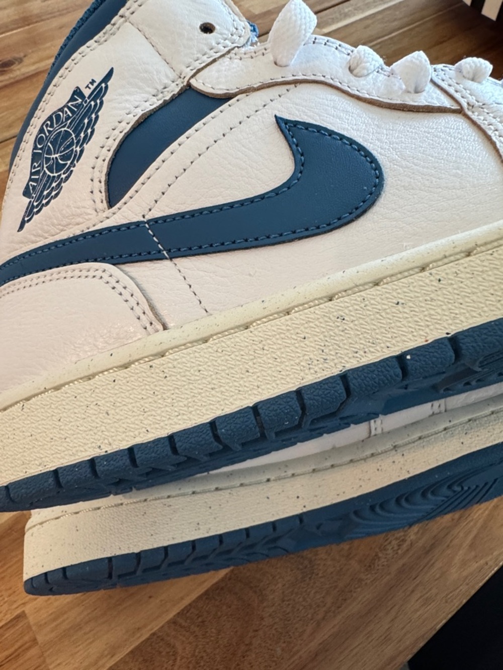 Nike Air Jordan 1 Mid Sneakers - Picture 8 of 8